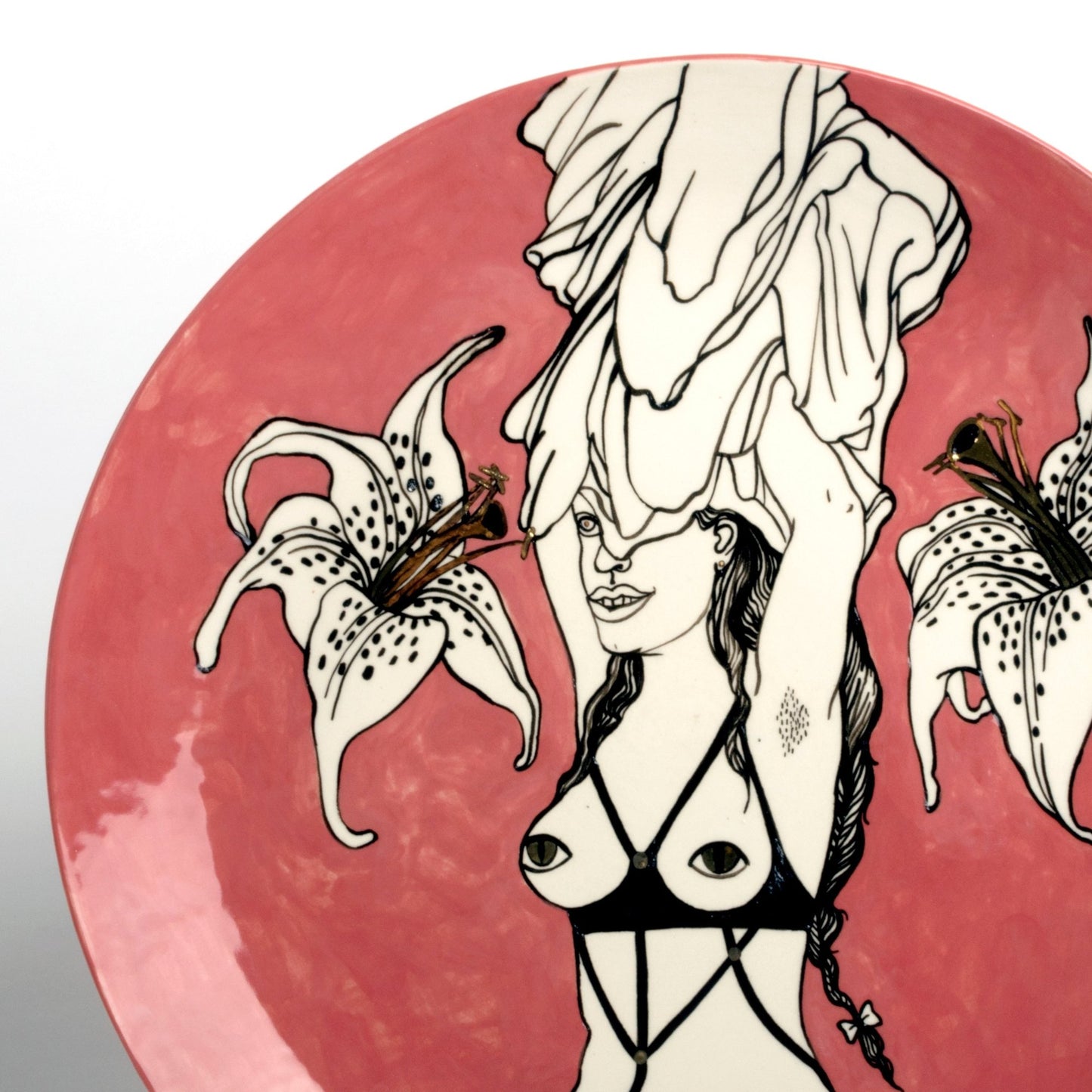 Smell of Lillies, ceramic plate by contemporary Ukrainian Artist Nina Murashkina