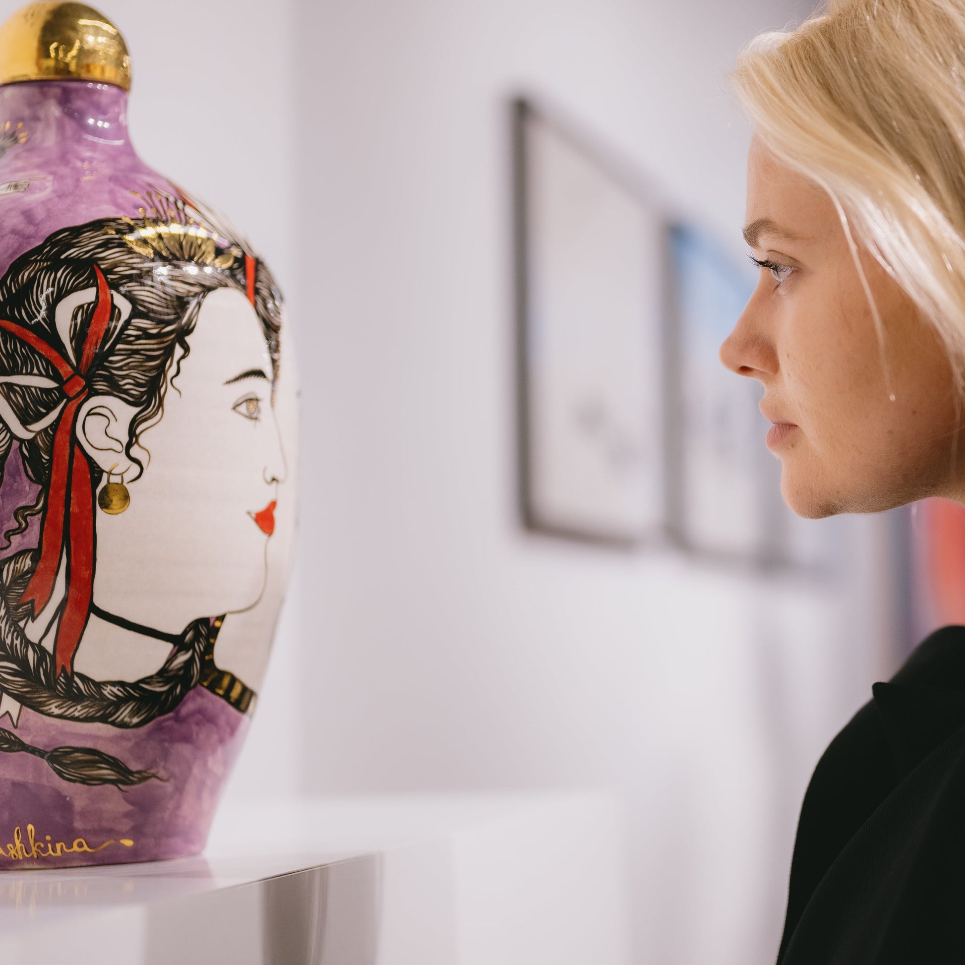 Vase "Bless me Darling",  by contemporary Ukrainian artist Nina Murashkina, photo my Dinara Khairova