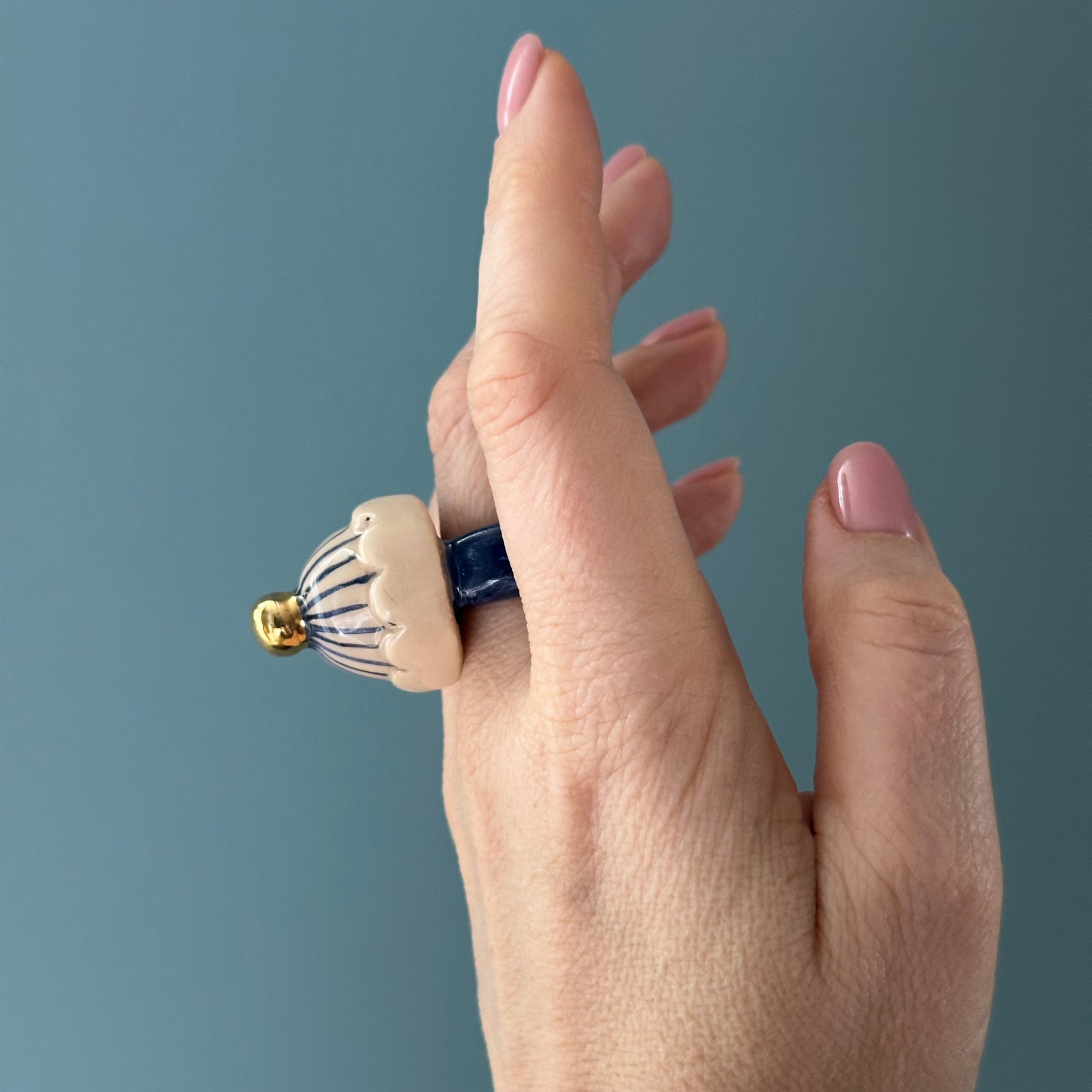 he ceramic elegant ring 23 by Yuliia Pylypchatina