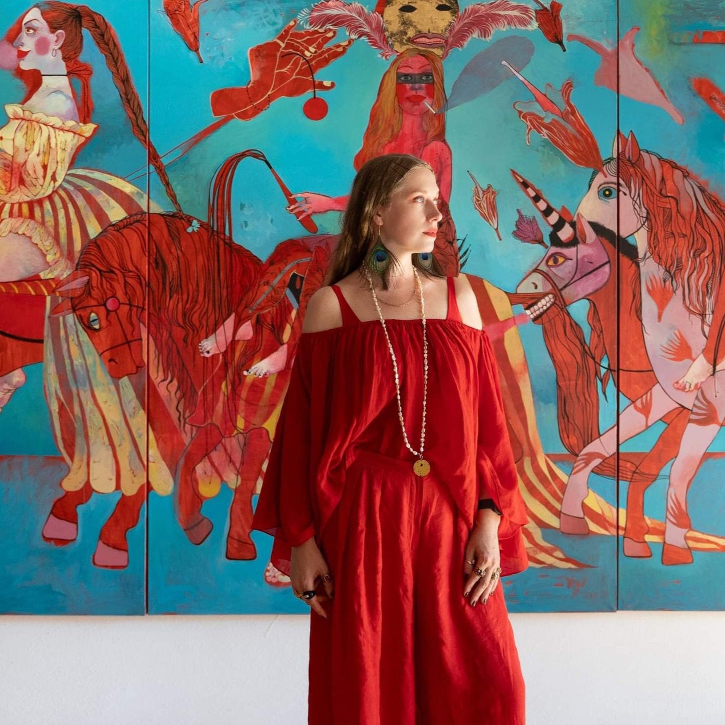Conquistadoras, contemporary Ukrainian artist Nina Murashkina next to her artwork