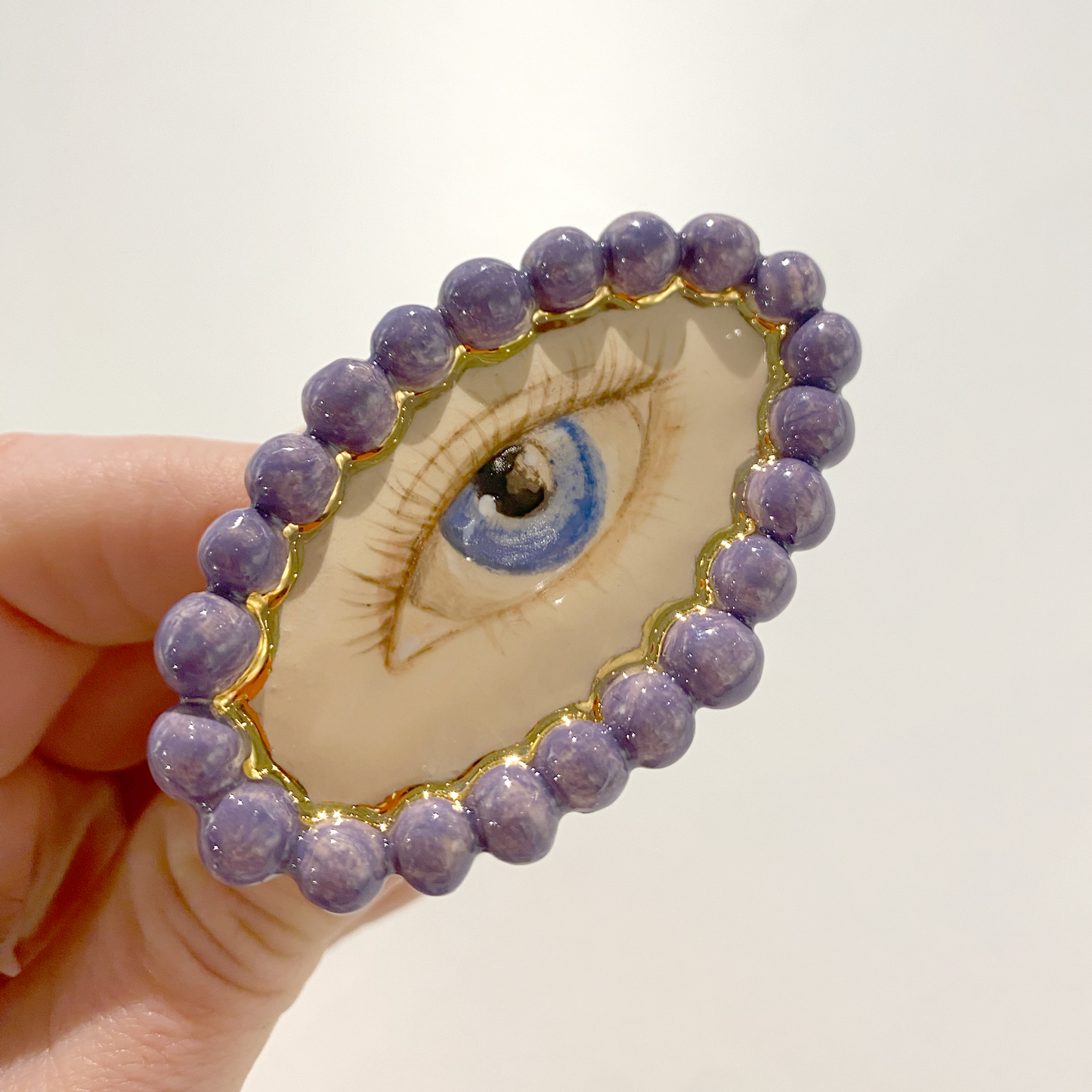 Eye, elegant ceramic ring by Ukrainian Yuliia Pylypchatina