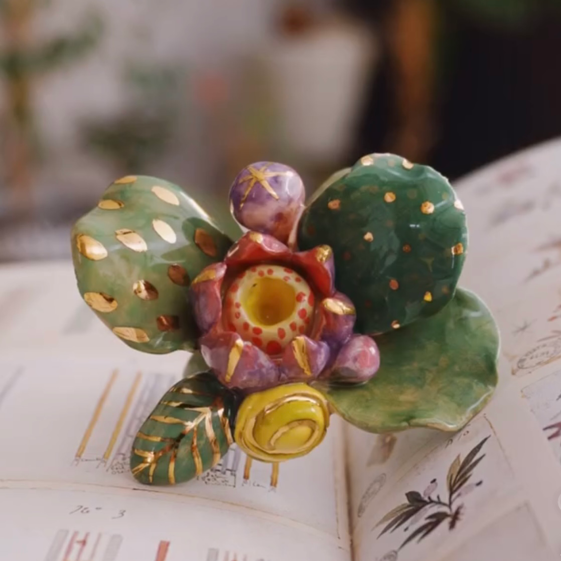 the ceramic elegant flowers ring by Yuliia Pylypchatina, Tili Tili Testo