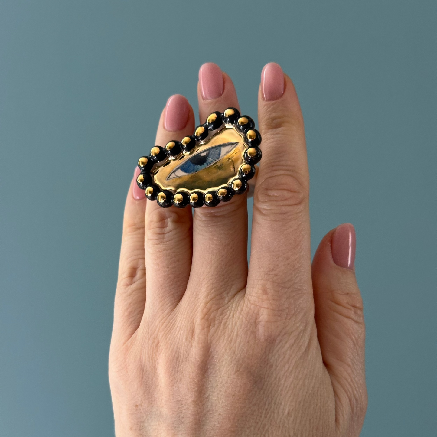 elegant ceramic ring 3 by Yuliia Pylypchatina, close-up