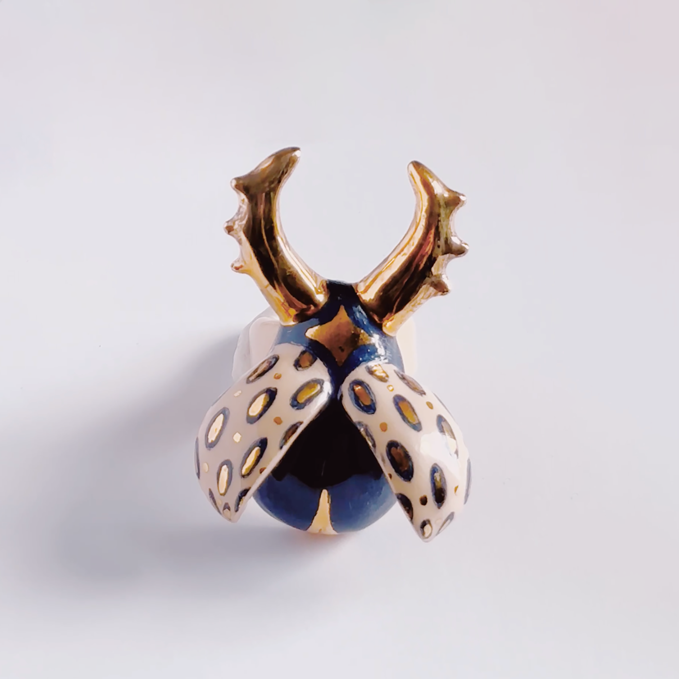 Yuliia Pylypchatina,  Stag Beetle  II ceramic ring